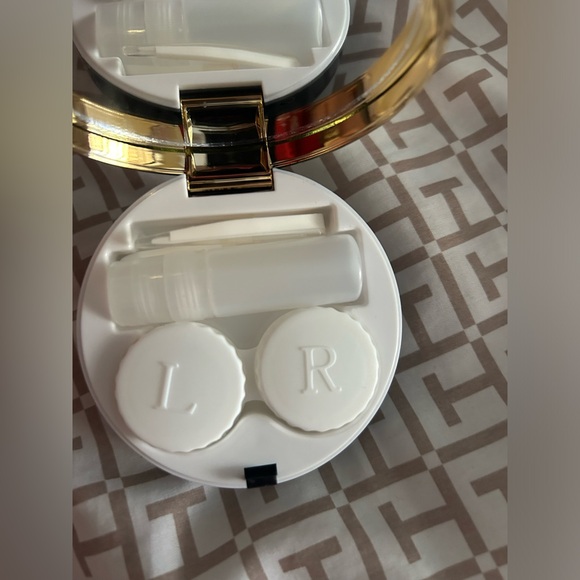 Contact lens cosmetic mirror set. New! - Picture 2 of 6